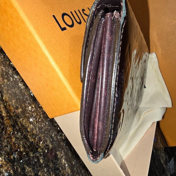 VGUC Louis Vuitton Sarah Vernis Wallet in Amarante - Picture 4 of 16